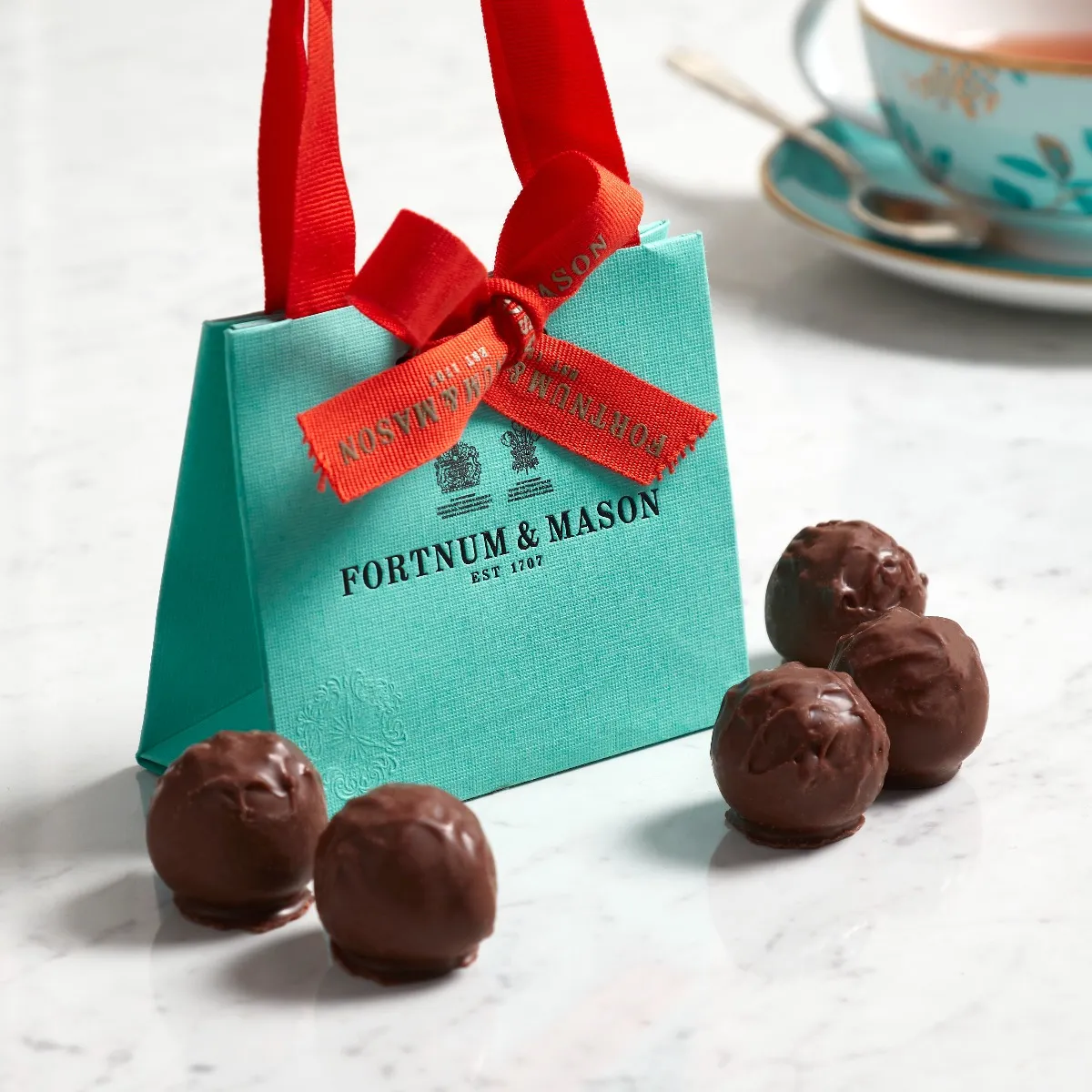 Fortnum & Mason Mini Shopper with Chocolate Truffles, 65g