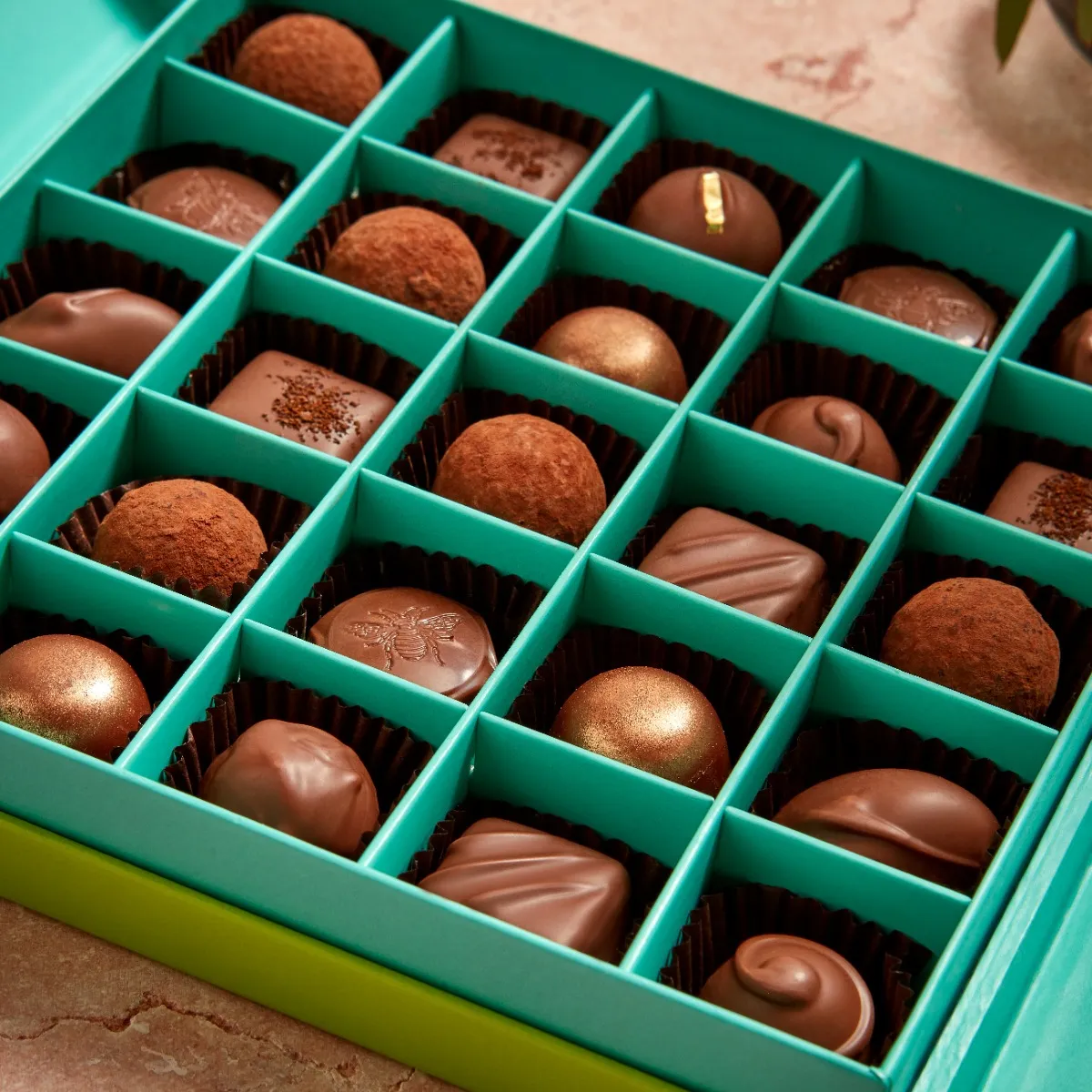 Fortnum's Favourites Alcohol Free Milk Chocolate Selection, 290g 5 Fortnum's Favourites Alcohol Free Milk Chocolate Selection, 290g