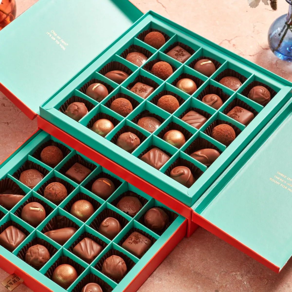 Fortnum's Favourites Alcohol Free Milk Chocolate Selection, 530g 5 Fortnum's Favourites Alcohol Free Milk Chocolate Selection, 530g