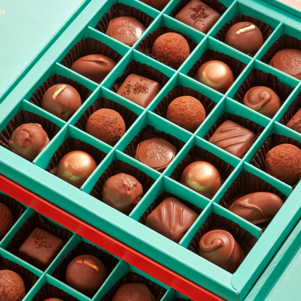 Fortnum's Favourites Alcohol Free Milk Chocolate Selection, 530g 6 Fortnum's Favourites Alcohol Free Milk Chocolate Selection, 530g
