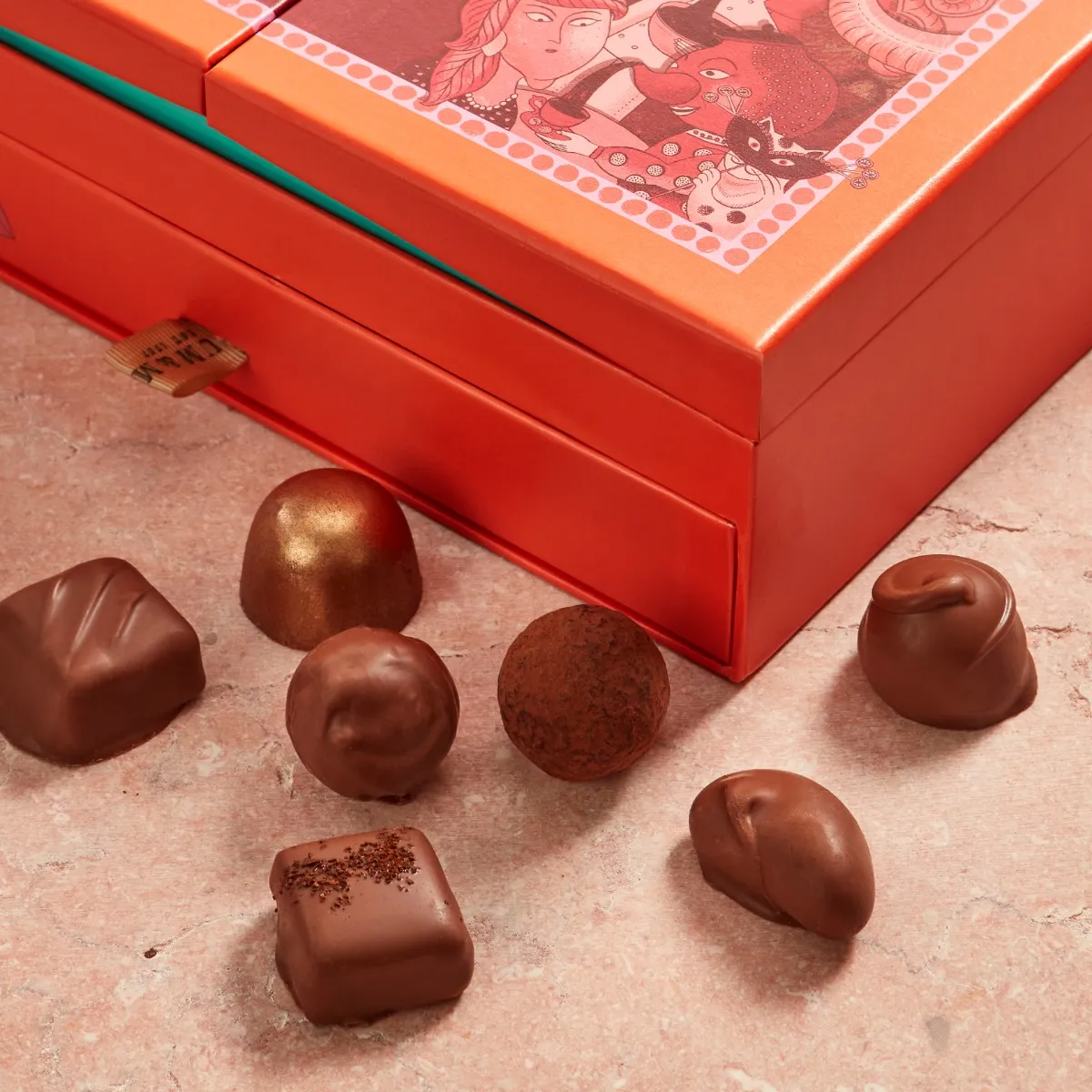 Fortnum's Favourites Alcohol Free Milk Chocolate Selection, 530g 7 Fortnum's Favourites Alcohol Free Milk Chocolate Selection, 530g