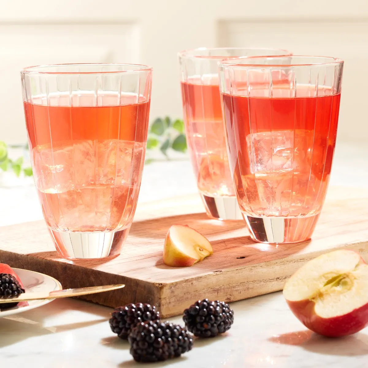 Apple & Blackberry Cold Brew Infusion, 20 Silky Tea Bags, 60g 3 Apple & Blackberry Cold Brew Infusion, 20 Silky Tea Bags, 60g