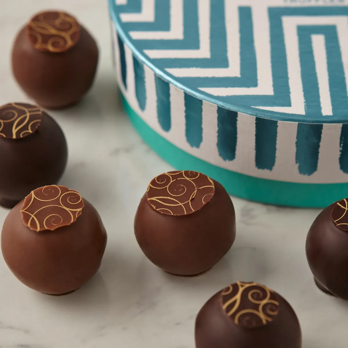 Fortnum's Sea Salted Caramel Truffle Drum, 135g 5 Fortnum's Sea Salted Caramel Truffle Drum, 135g
