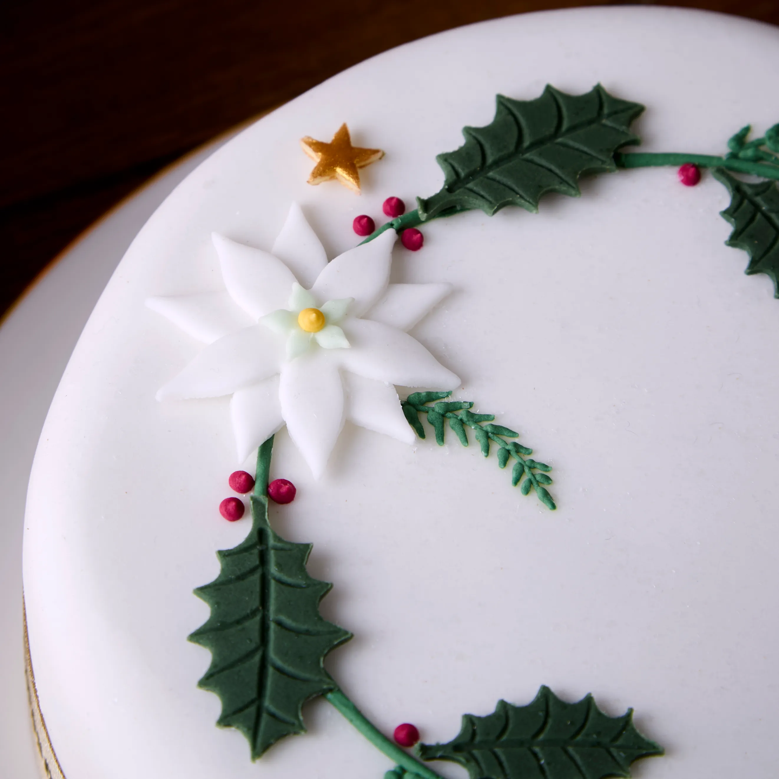 Iced Christmas Cake with Holly Decoration, 1.1kg 3 Iced Christmas Cake with Holly Decoration, 1.1kg
