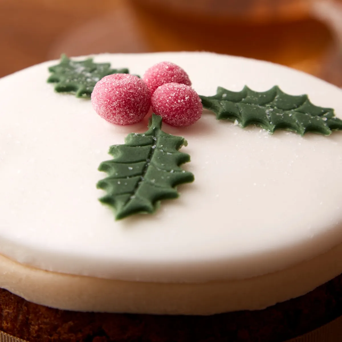 Iced Christmas Cake with Holly Decoration, 365g 4 Iced Christmas Cake with Holly Decoration, 365g
