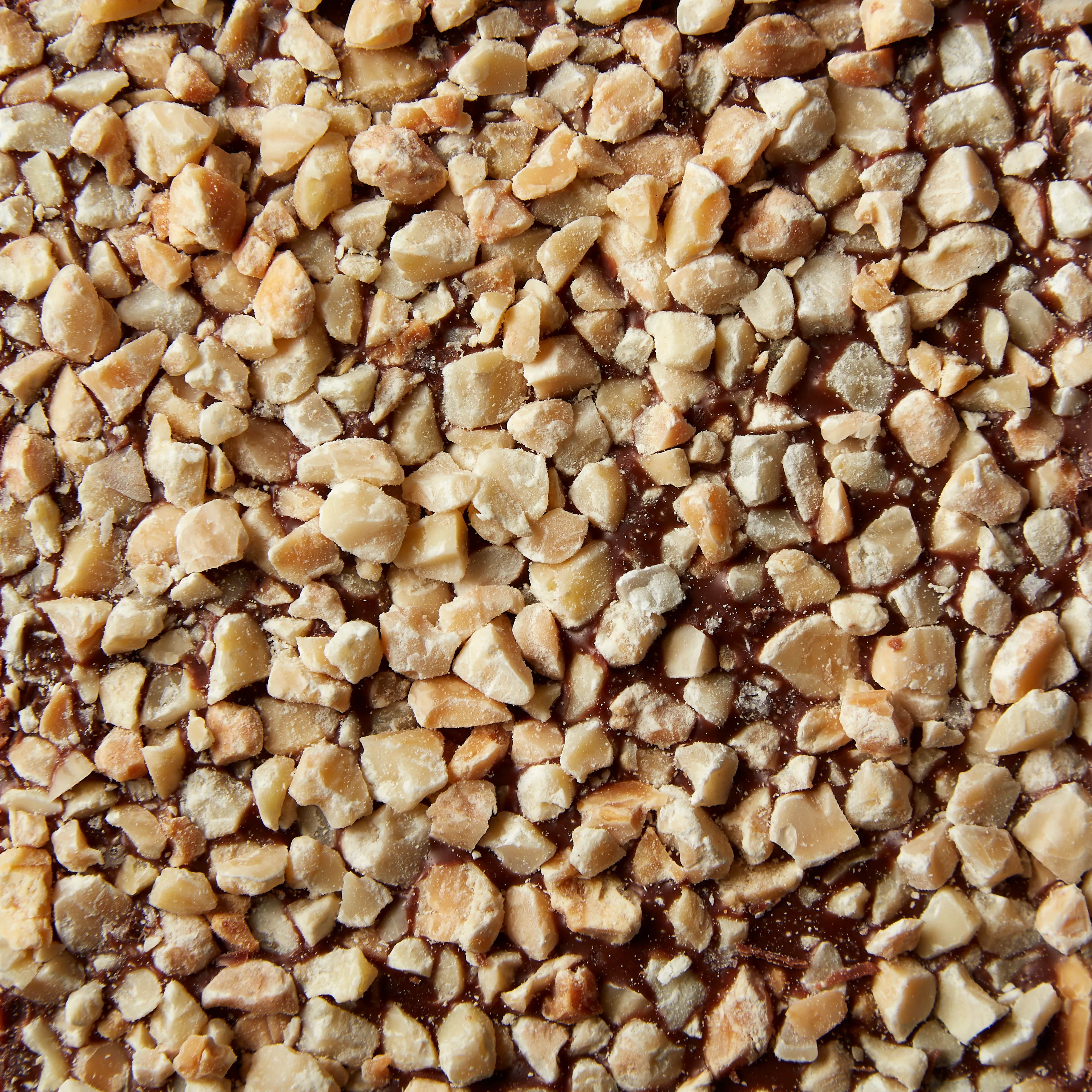 Milk Chocolate Salted Almond Bar, 80g 7 Milk Chocolate Salted Almond Bar, 80g