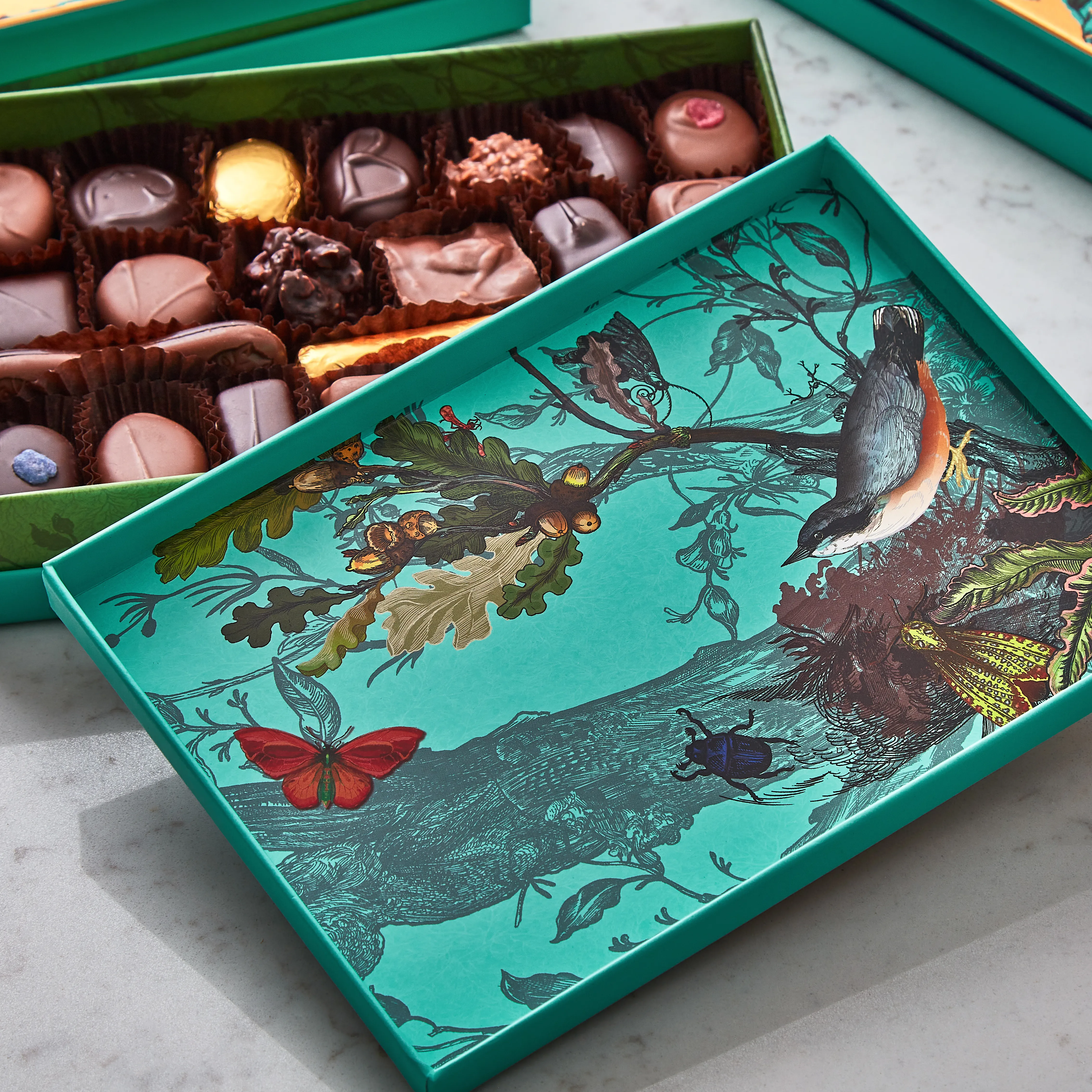 Milk & Dark Chocolate Selection Box, 250g 3 Milk & Dark Chocolate Selection Box, 250g