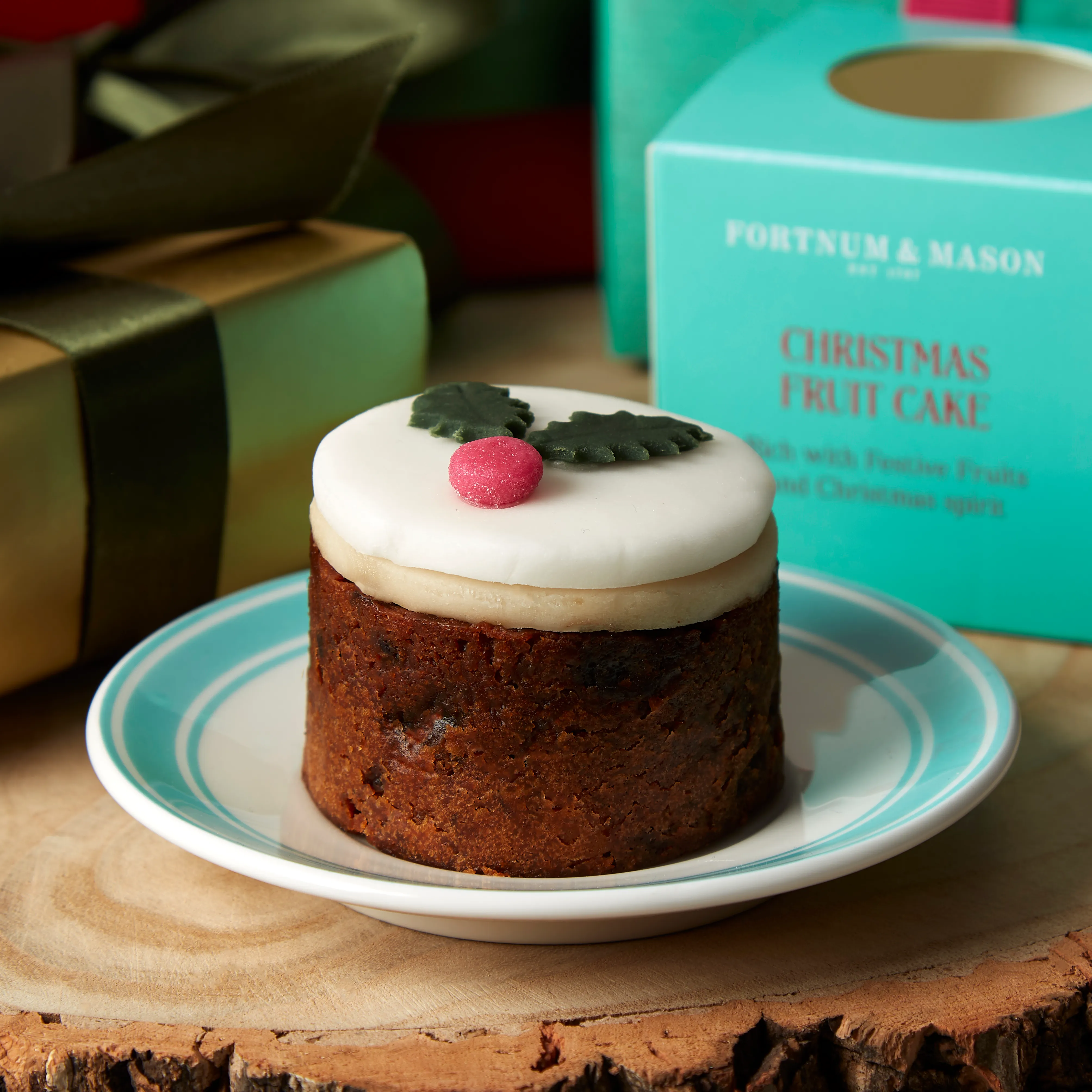Mini Iced Christmas Cake, 119g