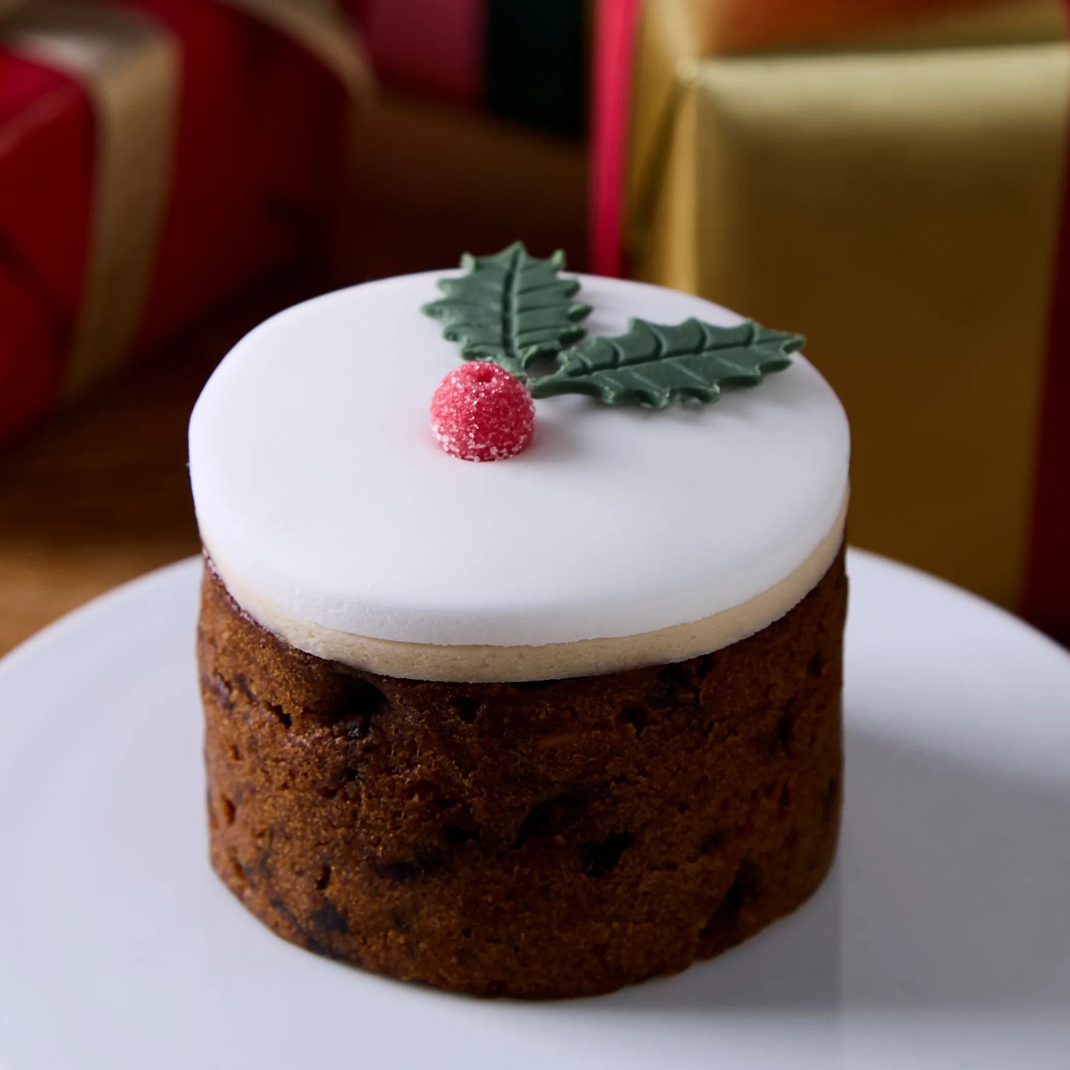 Mini Iced Christmas Cake, 119g