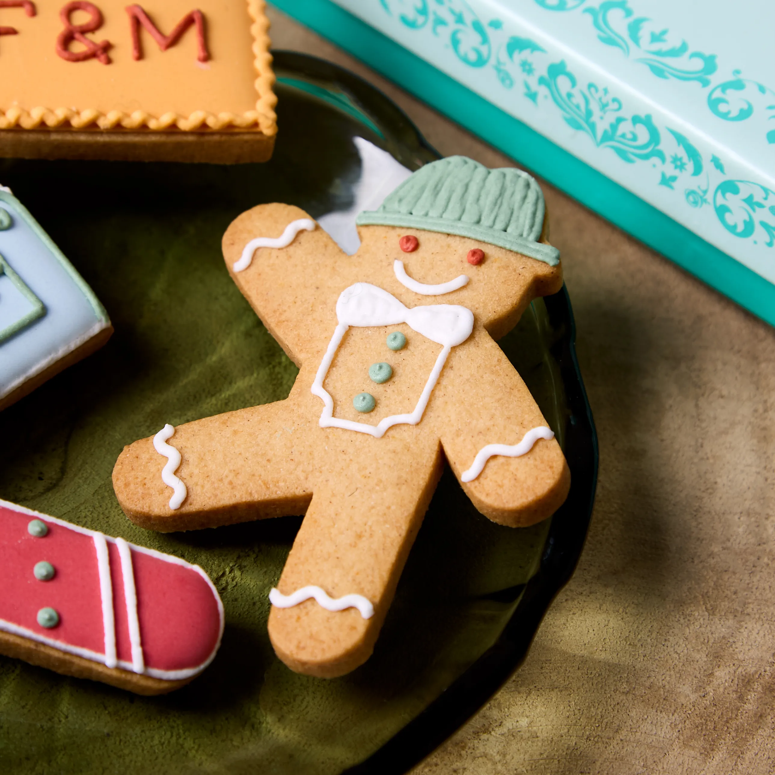 Piccadilly Gingerbread Man Iced Biscuits, 40g 4 Piccadilly Gingerbread Man Iced Biscuits, 40g