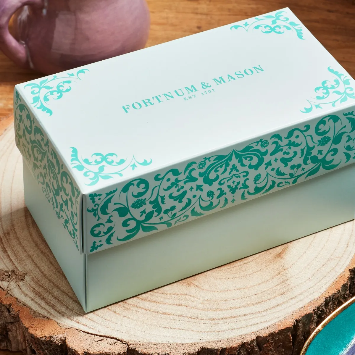 Praline Yule Log, 425g 3 Praline Yule Log, 425g