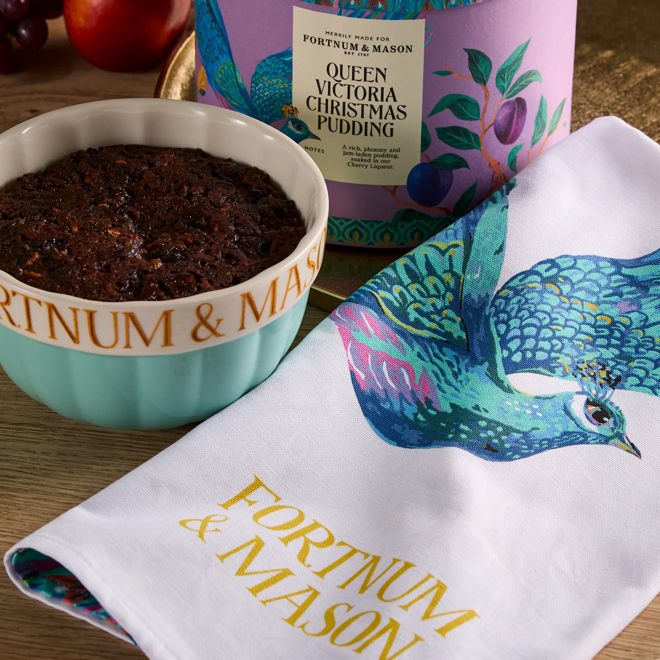 Queen Victoria Plum Pudding, 907g 4 Queen Victoria Plum Pudding, 907g