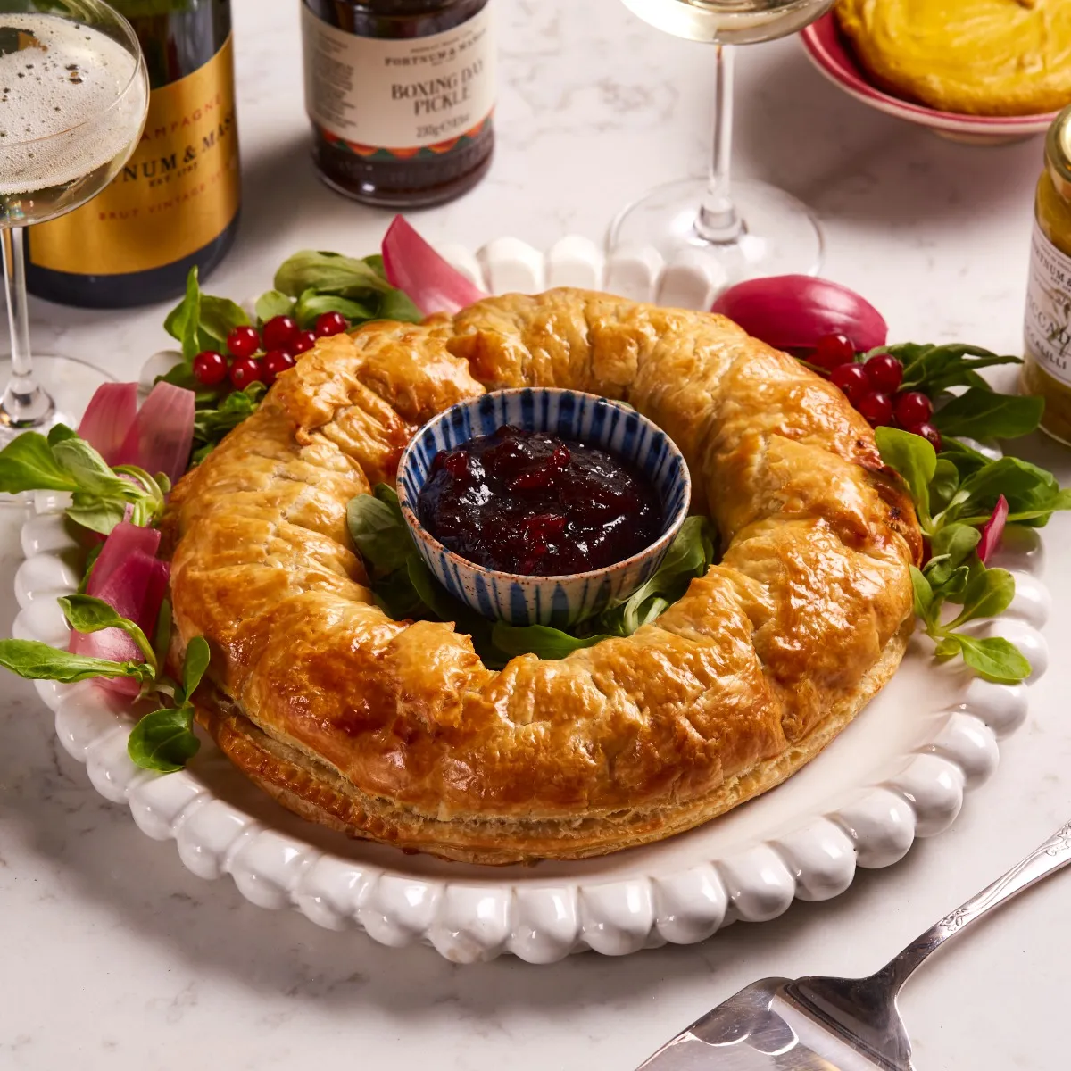 Sausage Roll Wreath, 1150g