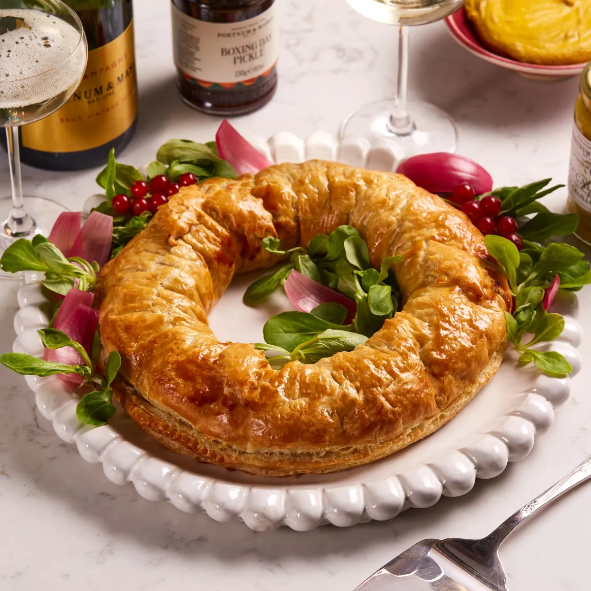 Sausage Roll Wreath, 1150g