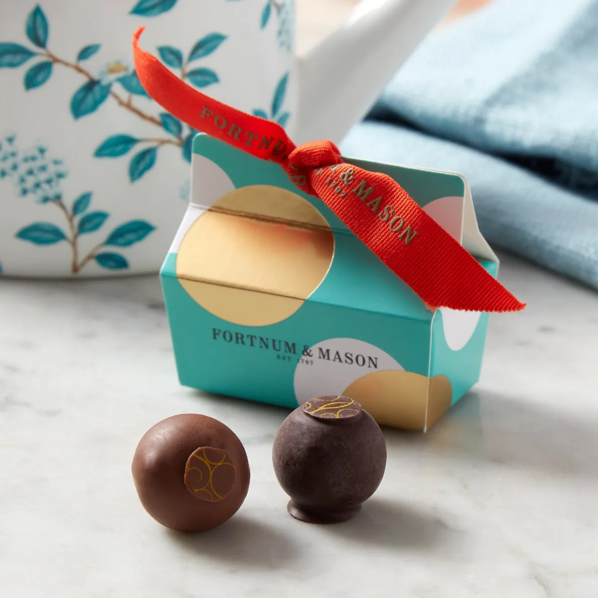 Two Milk & Dark Salted Caramel Truffles Ballotin, 24g