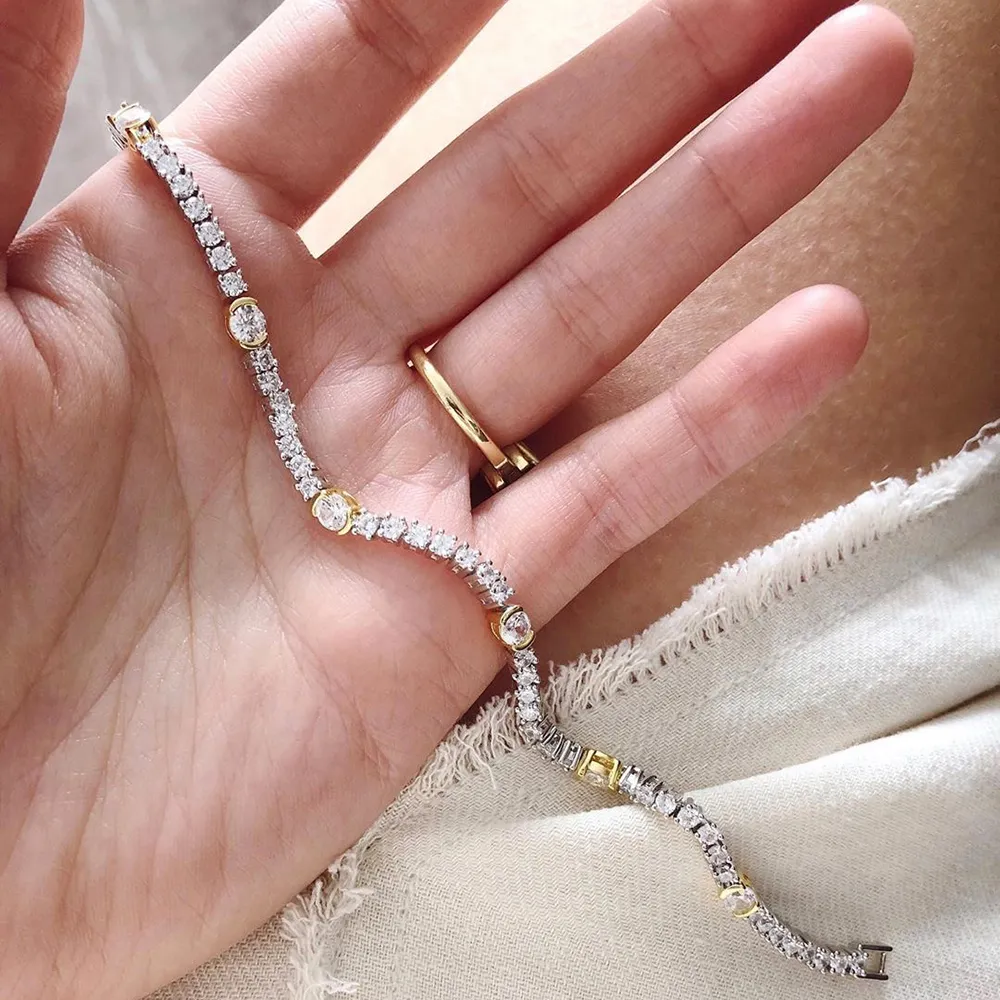 Laura Vann Luna Bracelet, Gold