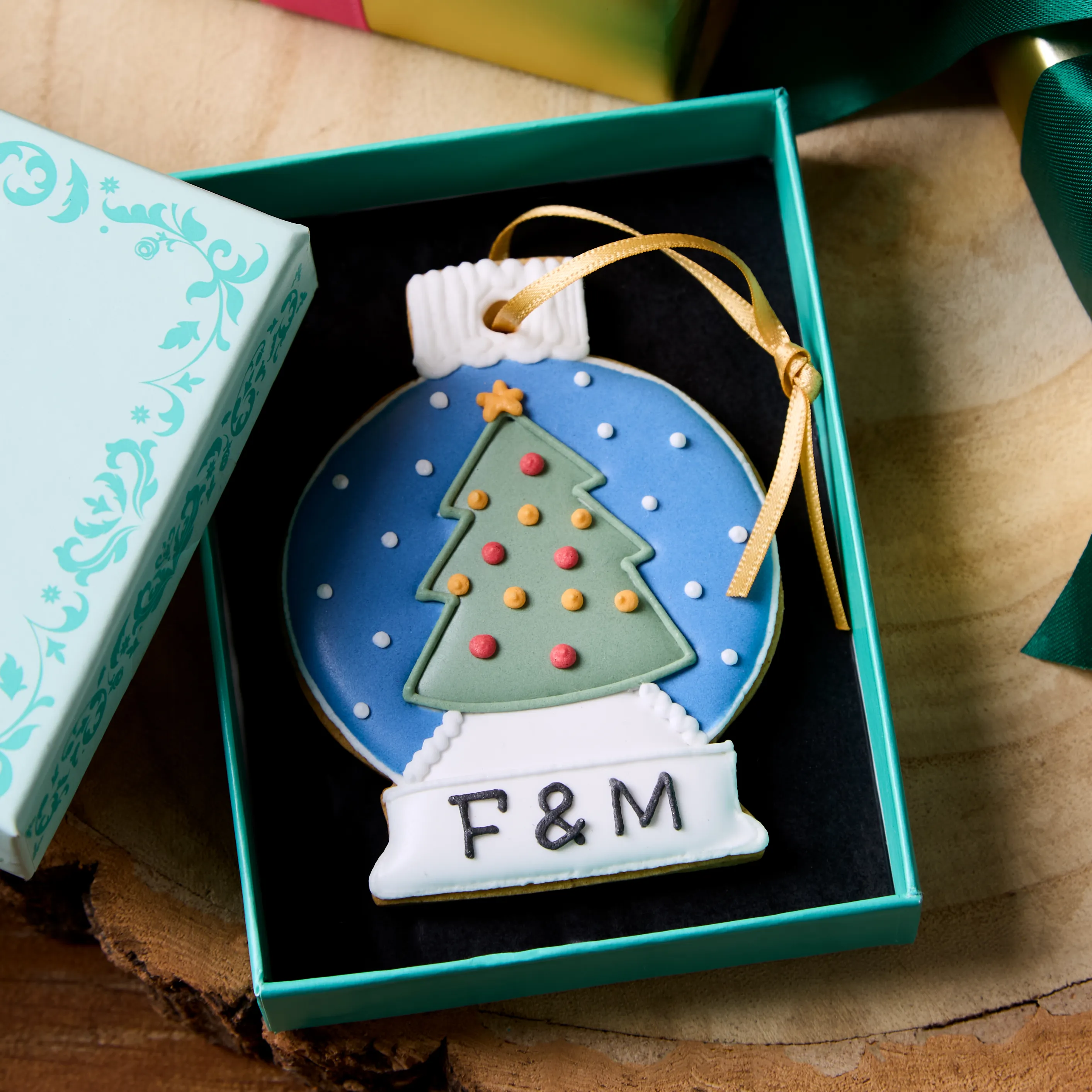 Christmas Snow Globe Iced Biscuit, 20g 3 Christmas Snow Globe Iced Biscuit, 20g